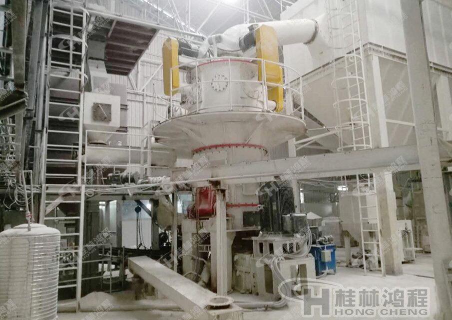 HLMX1100高純石英砂磨粉機推薦設(shè)備，桂林鴻程環(huán)保磨粉機，HLMX超細立式磨粉機